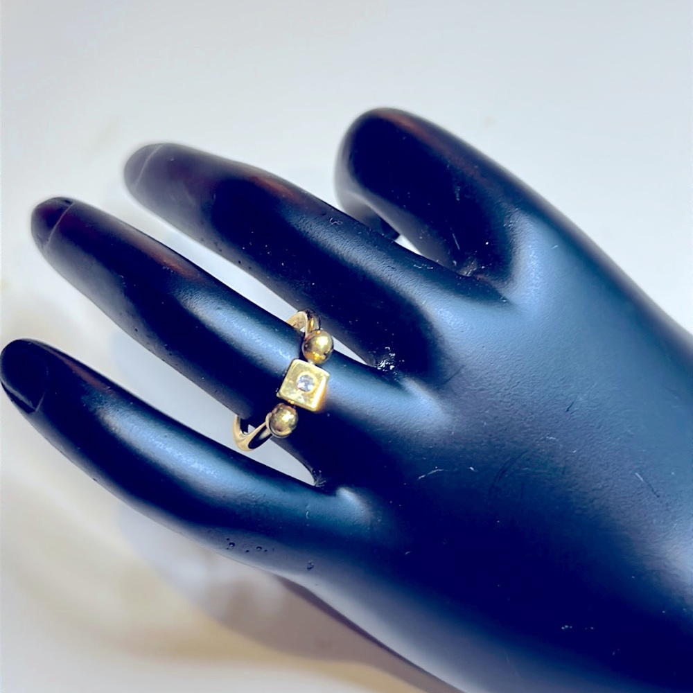Vintage Trifari Gold Tone Spinner Ring